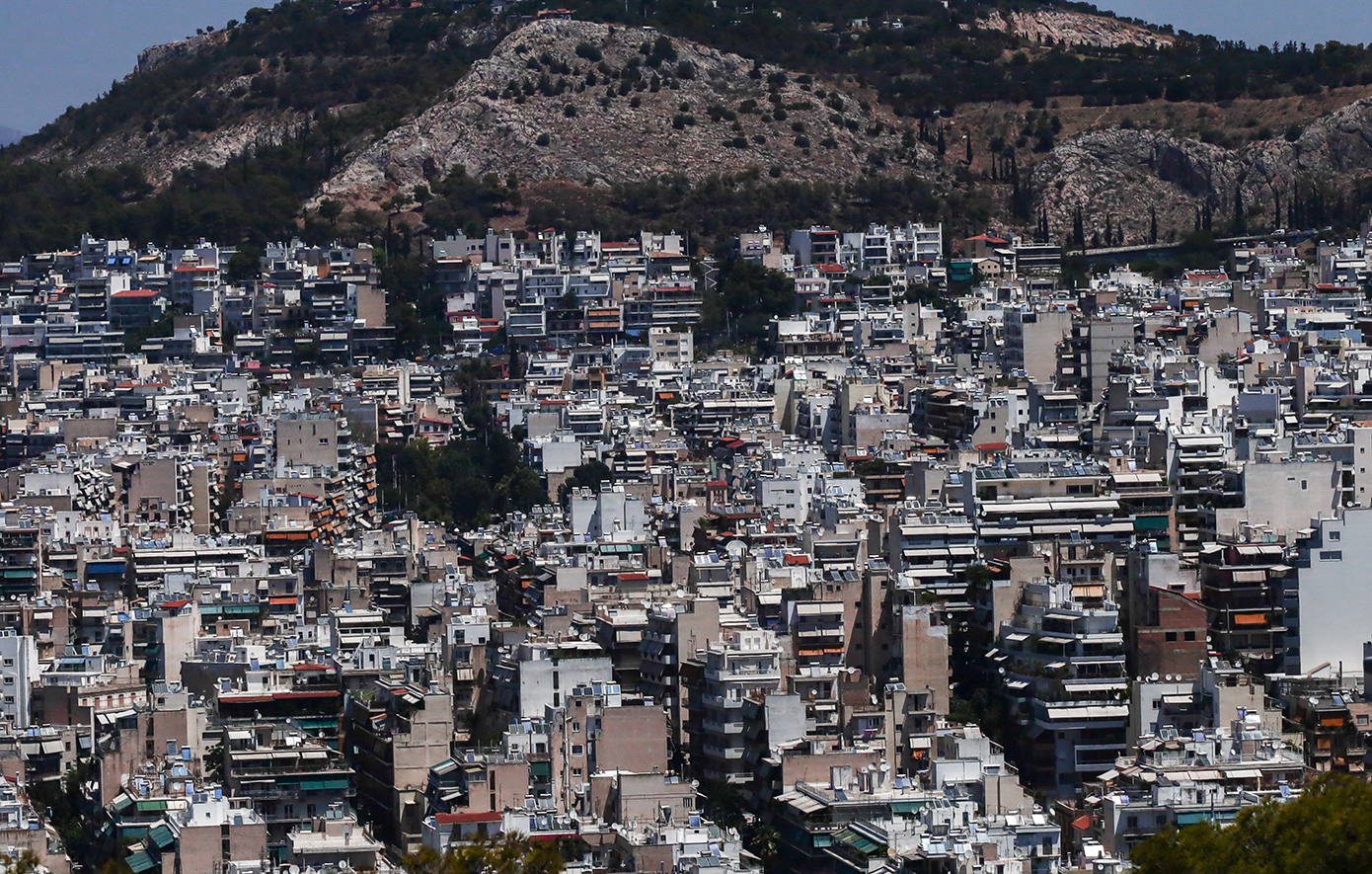 Η Επιστροφή των Μετρητών στις Αγοραπωλησίες Ακινήτων και η Διεύρυνση της Διαφοράς Τιμών